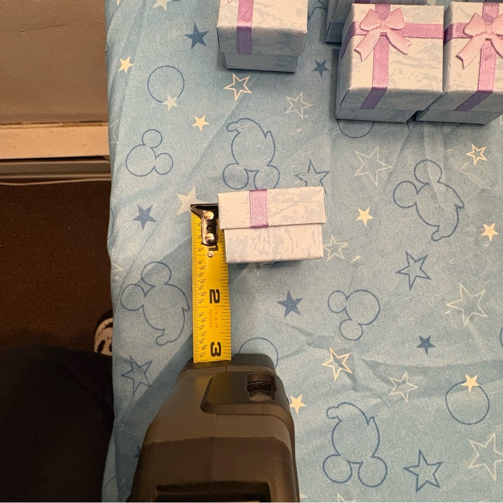 Set of 6 Light Blue Gift Boxes with Purple Ribbon and white velvet insert - Picture 5 of 7